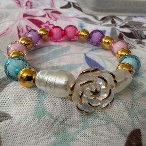 Elegant Multicolor Beaded Bracelet with Gold Accents